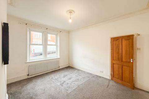2 bedroom flat for sale, Rayleigh Grove, Gateshead, NE8