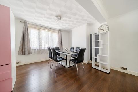 3 bedroom end of terrace house to rent, Moore Road Swanscombe DA10