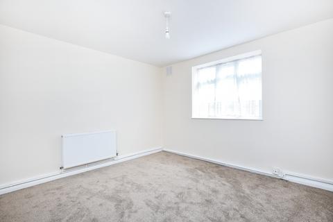 2 bedroom flat to rent, Beaconsfield Road, London, N11