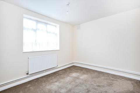 2 bedroom flat to rent, Beaconsfield Road, London, N11