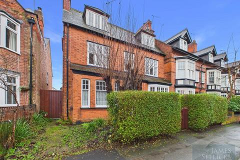 5 bedroom semi-detached house for sale, Clarendon Park Road, Clarendon Park, Leicester