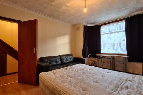 undefined, Standard Road, Hounslow, TW3