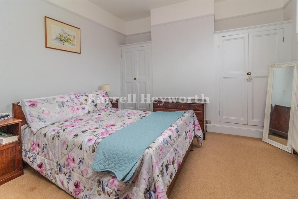 Bedroom 1 image 2
