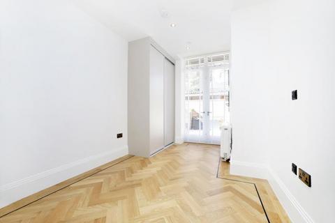 2 bedroom apartment to rent, OAKWOOD COURT, KENSINGTON W14