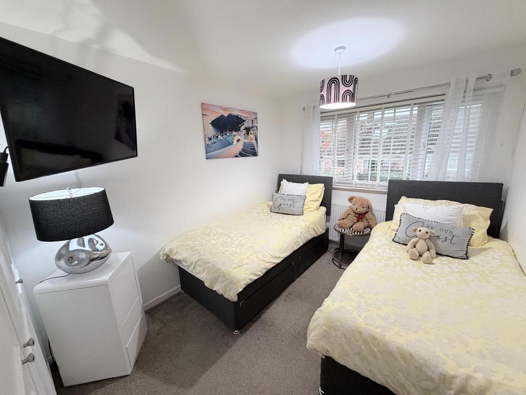 Bedroom ( front)