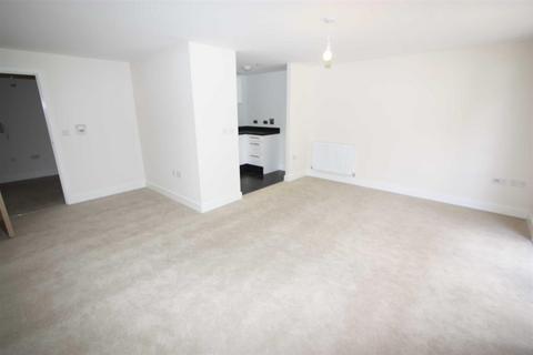 2 bedroom flat to rent, Shingly Place, The Ridgeway, Chingford