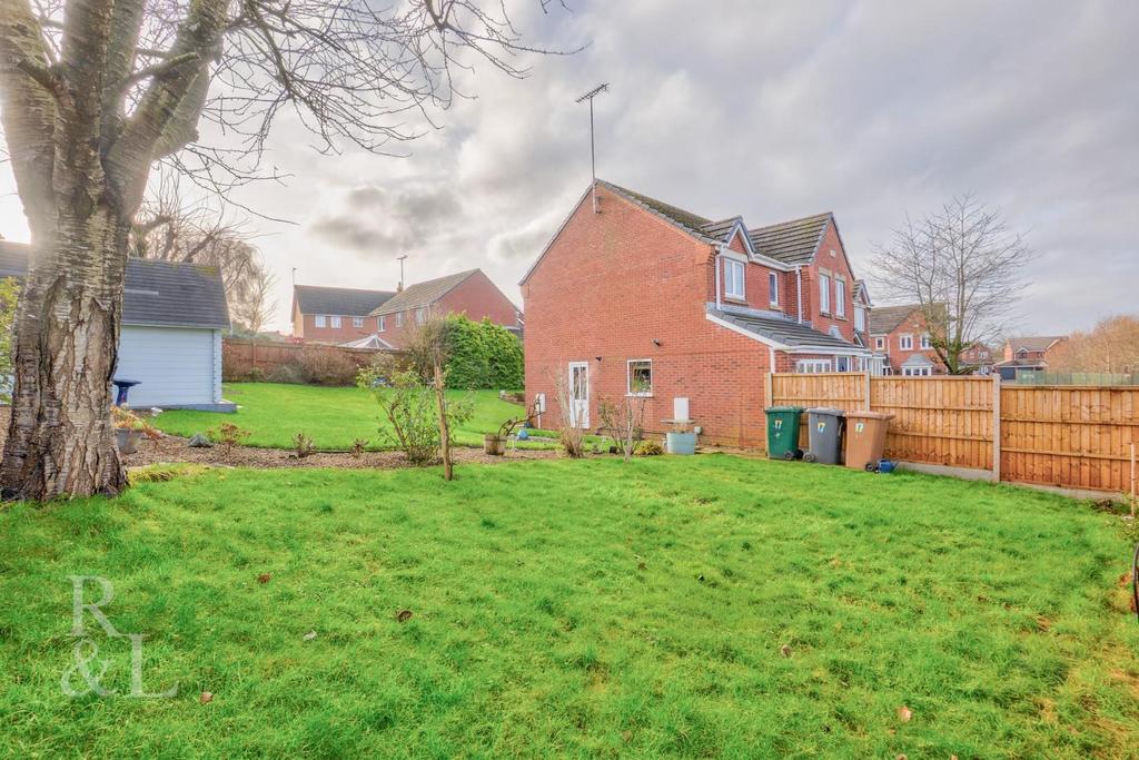 17, Harebell Close  (2).jpg