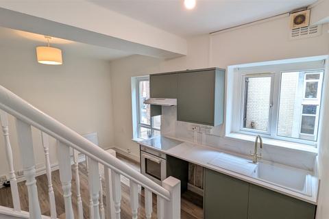 1 bedroom flat to rent, OSBORNE RD, SOUTHSEA, PO5 3LS