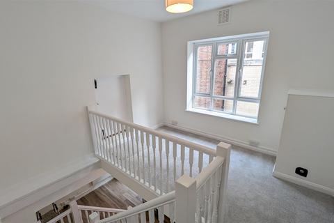 1 bedroom flat to rent, OSBORNE RD, SOUTHSEA, PO5 3LS