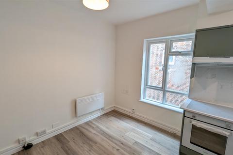 1 bedroom flat to rent, OSBORNE RD, SOUTHSEA, PO5 3LS