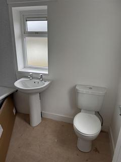 3 bedroom semi-detached house to rent, Shawbirch Road, Admaston, Telford