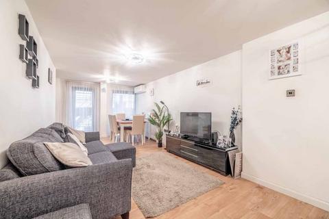 2 bedroom apartment for sale, Bentinck Road, West Drayton UB7
