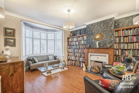 3 bedroom semi-detached house for sale, Beattyville Gardens, Barkingside, IG6