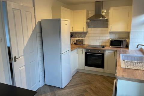 2 bedroom semi-detached house to rent, Winram Place, Fife