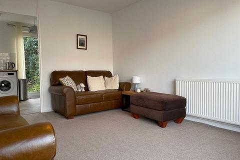 2 bedroom semi-detached house to rent, Winram Place, Fife