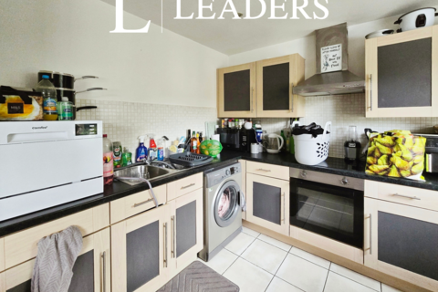 2 bedroom flat to rent, Beech Court, Beech Street, LN5