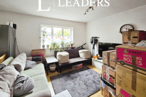 2 bedroom flat to rent, Beech Court, Beech Street, LN5