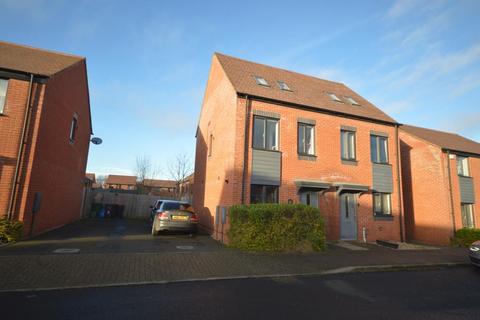 3 bedroom semi-detached house to rent, 18 Whitehead Grove