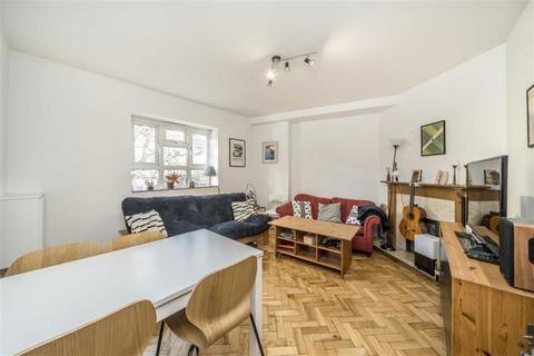 3 bedroom flat for sale, Gray Street, London SE1