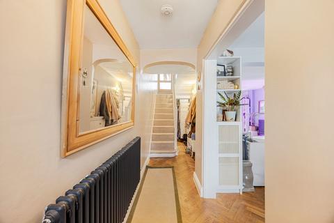 undefined, Queens Retreat,Cheltenham,GL51 8NT