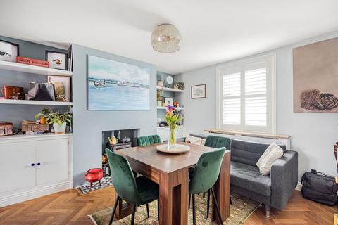 undefined, Queens Retreat,Cheltenham,GL51 8NT