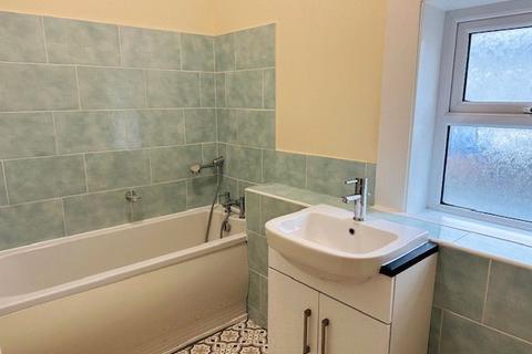 2 bedroom flat to rent, Northdown Road, Kent CT9