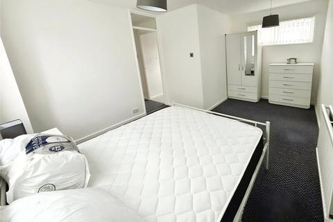 1 bedroom in a house share to rent, Beechtrees, Lancashire WN8