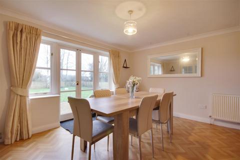 undefined, Lyndhurst SO43