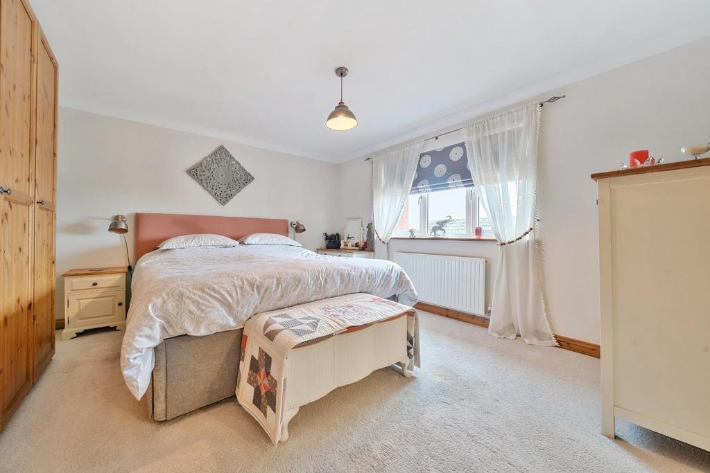 MASTER BEDROOM.jpg