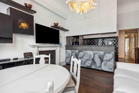 2 bedroom flat for sale, Ongar Road, London
