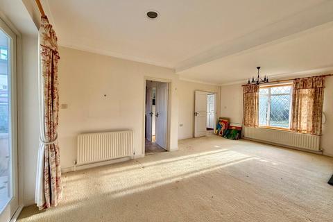 4 bedroom detached house for sale, Woodcroft Drive, Off Park Avenue, Eastbourne, BN21