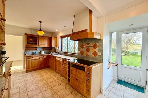 4 bedroom detached house for sale, Woodcroft Drive, Off Park Avenue, Eastbourne, BN21