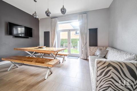 4 bedroom semi-detached house for sale, Kensington Way, Brentwood