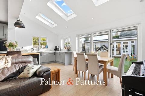4 bedroom semi-detached house for sale, Gilmore Way, Essex CM2