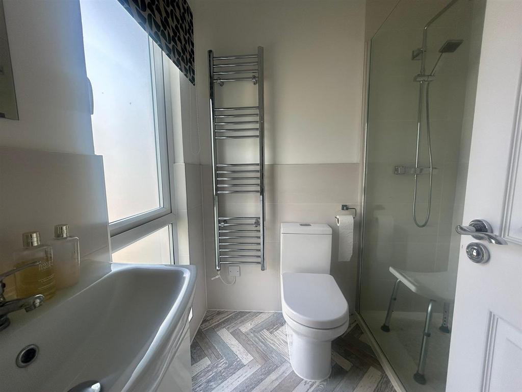 New Bathroom 1.jpg