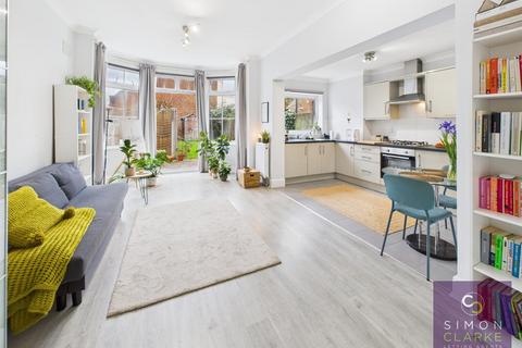 Studio to rent, Fortis Green, East Finchley, N2 - GARDEN FLAT