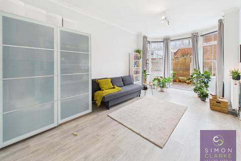 Studio to rent, Fortis Green, East Finchley, N2 - GARDEN FLAT