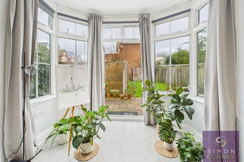 Studio to rent, Fortis Green, East Finchley, N2 - GARDEN FLAT