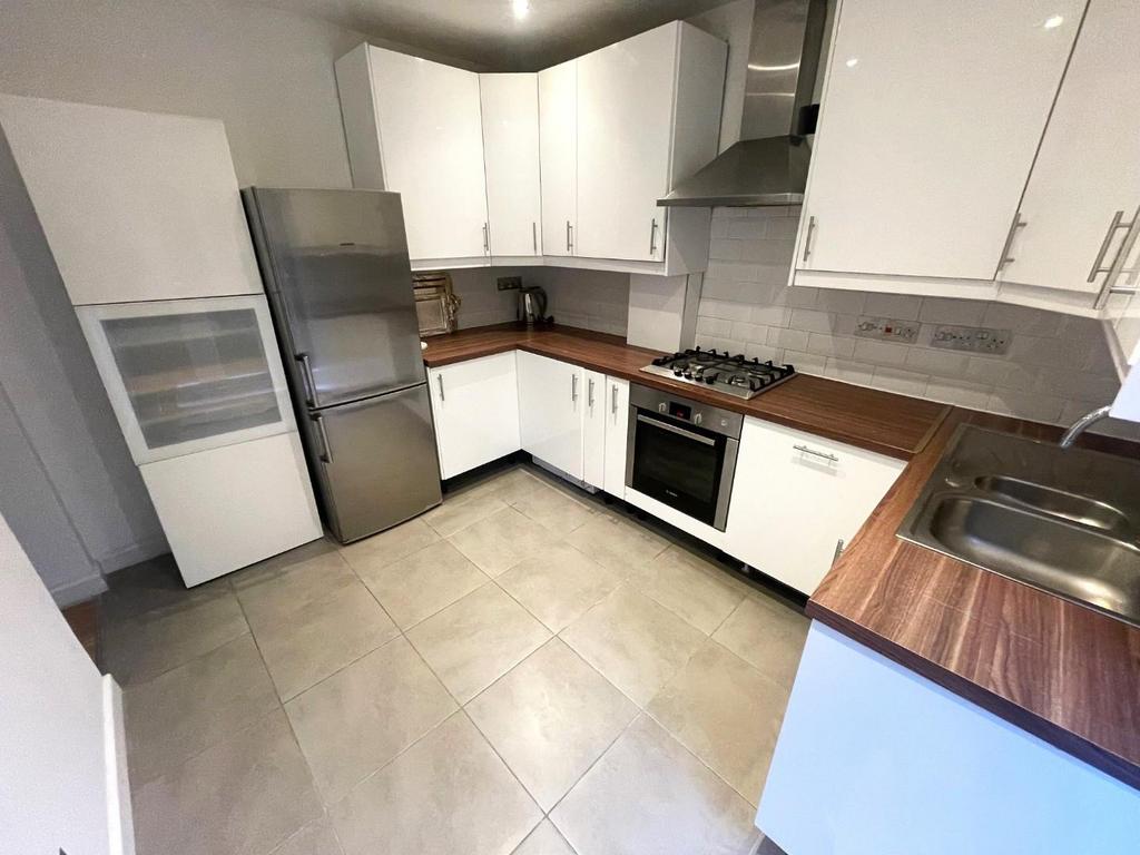 KITCHEN 1.jpg