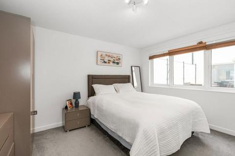 2 bedroom flat for sale, Sternhall Lane, London SE15