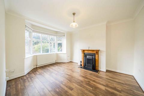 2 bedroom flat to rent, Porch Way, London N20