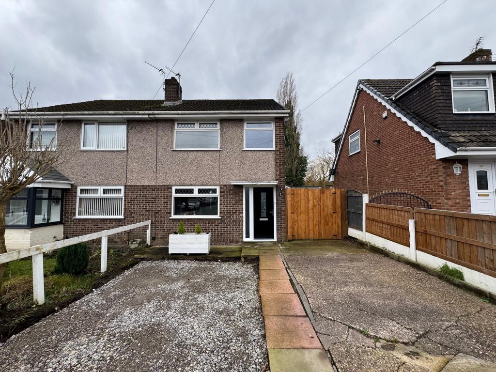 3 bed semi-detached house for sale Lincoln Drive,