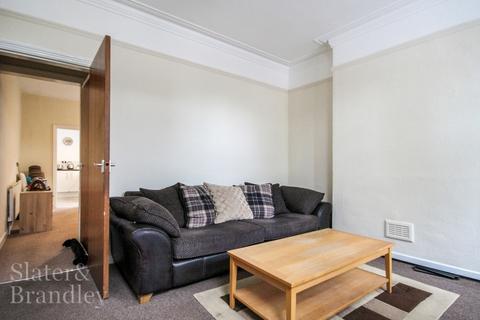 2 bedroom terraced house to rent, Central Avenue Basford, Nottingham, NG7
