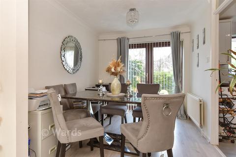 3 bedroom end of terrace house for sale, Honey Close, Gillingham ME7