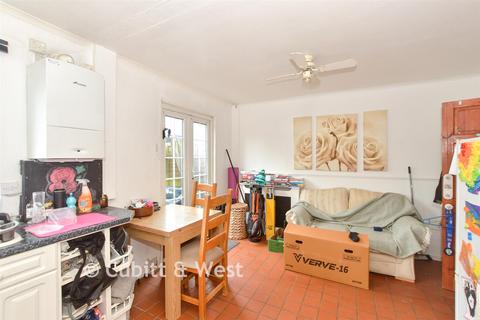 3 bedroom terraced house for sale, Grove Road, Lingfield, Surrey