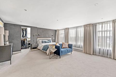 4 bedroom semi-detached bungalow for sale, Prospect Road, Woodford Green, IG8