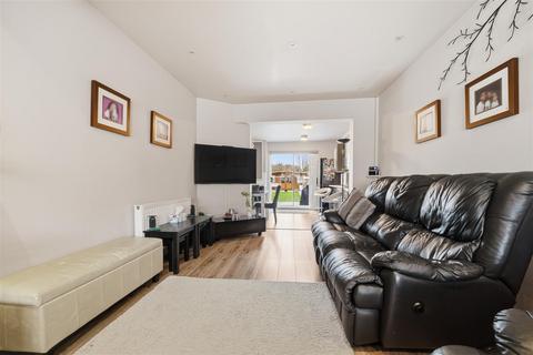 undefined, Vincent Road, Hounslow TW4