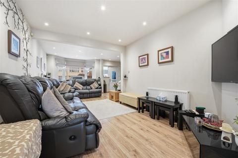 undefined, Vincent Road, Hounslow TW4