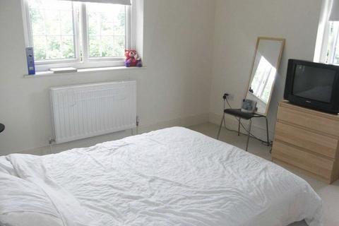 undefined, Northfield Avenue, London W13