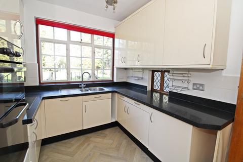 4 bedroom detached house for sale, Hayes Lane, Beckenham, BR3